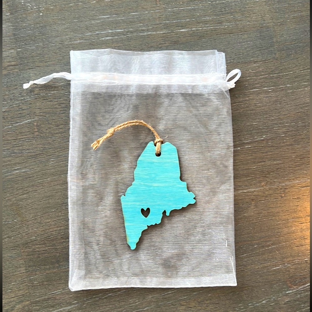 Maine Ornament with Heart.